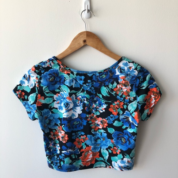 Blue Flower Print Cropped Scoop Neck Top - Picture 2 of 3